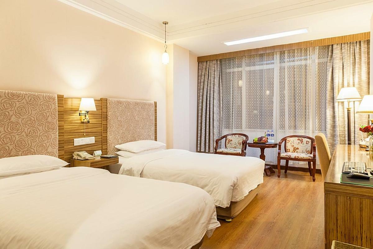 Xiamen Huaqiao Hotel Екстер'єр фото