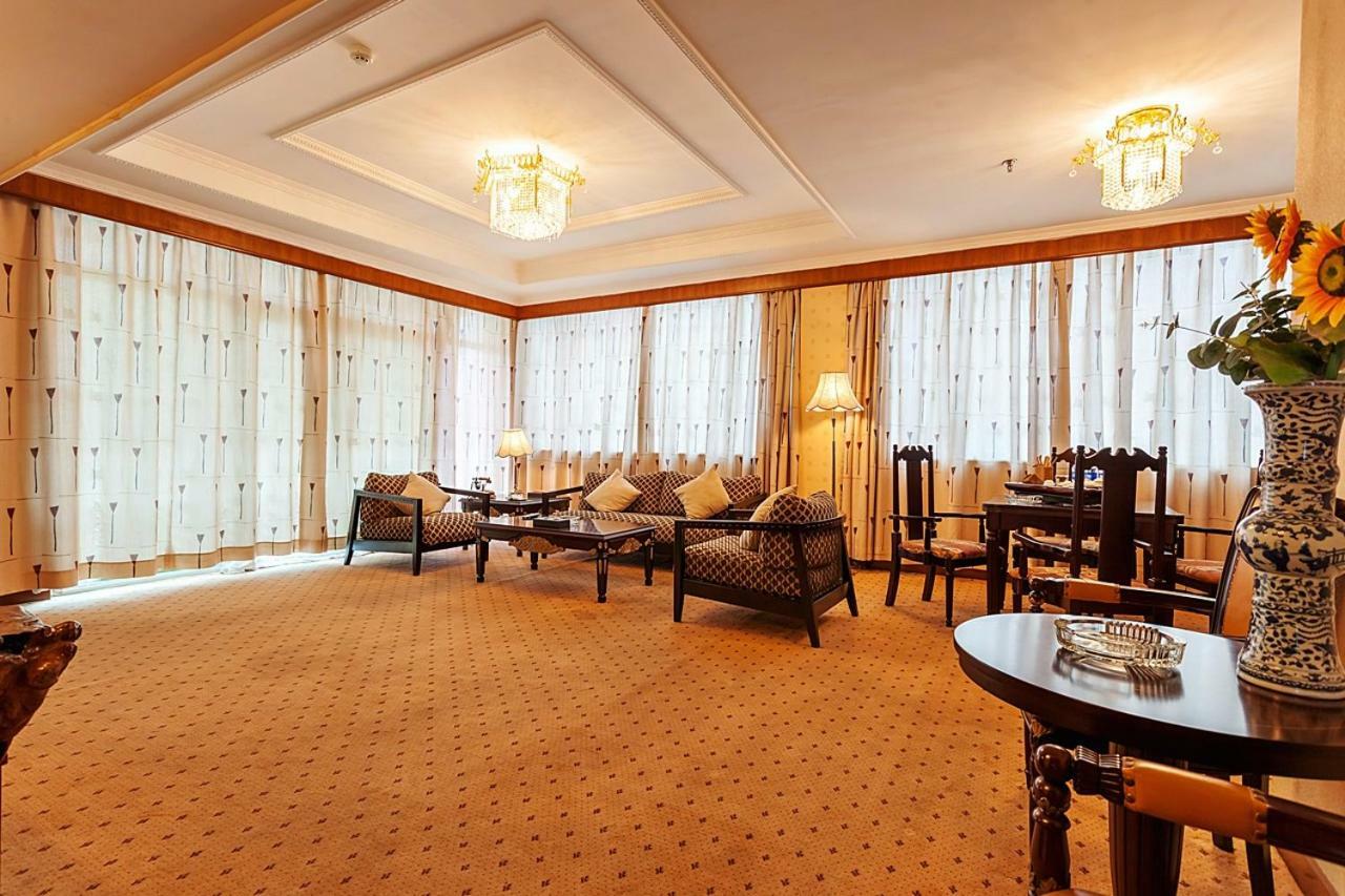 Xiamen Huaqiao Hotel Екстер'єр фото